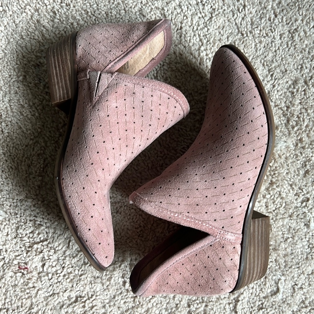 Lucky Brand Pink Blush Suede Kelbie‎ Bootie Boots Slip On 8